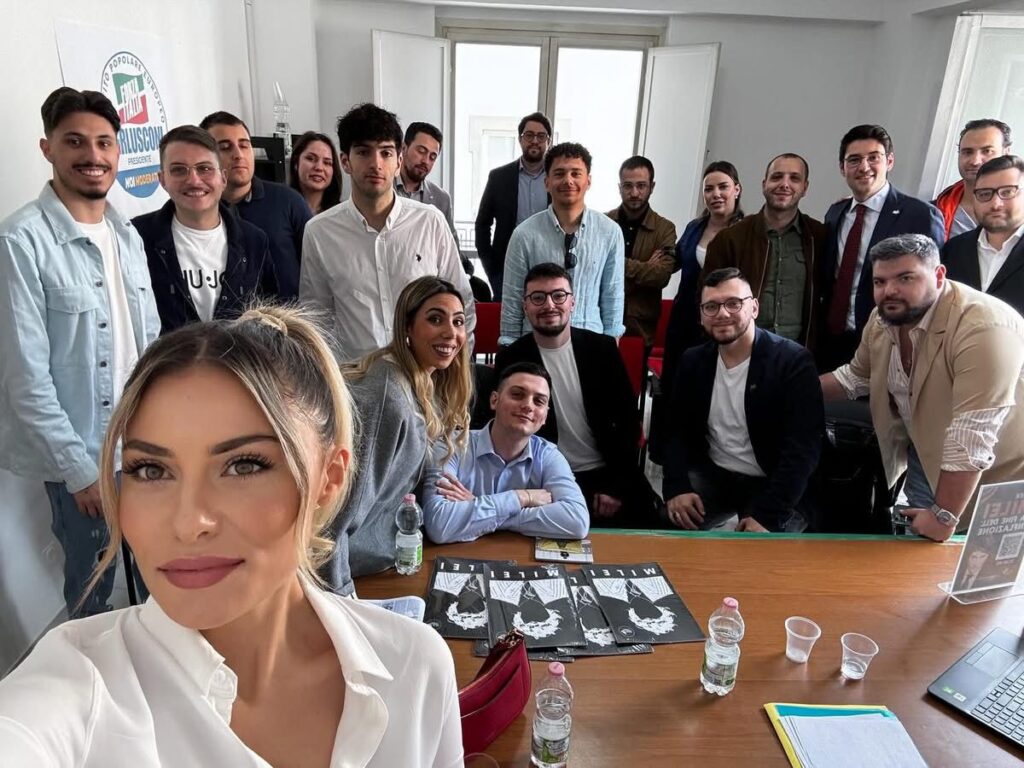 Forza Italia Giovani ad Avellino: «Meno Stato, più futuro». Presentato il libro di Javier Milei
