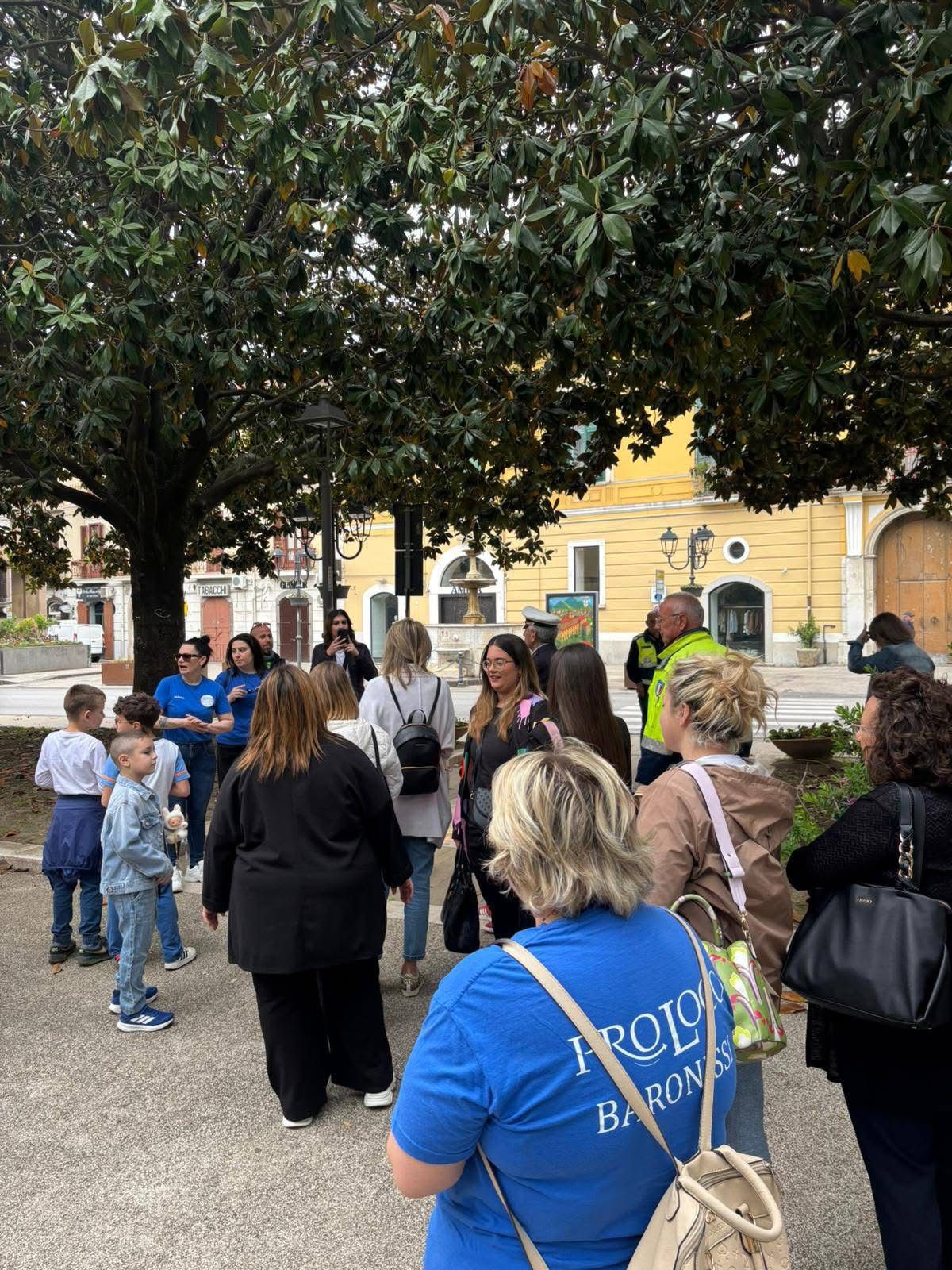 Baronissi, una passeggiata tra sorrisi e affetto per celebrare tutte le mamme.(Foto)