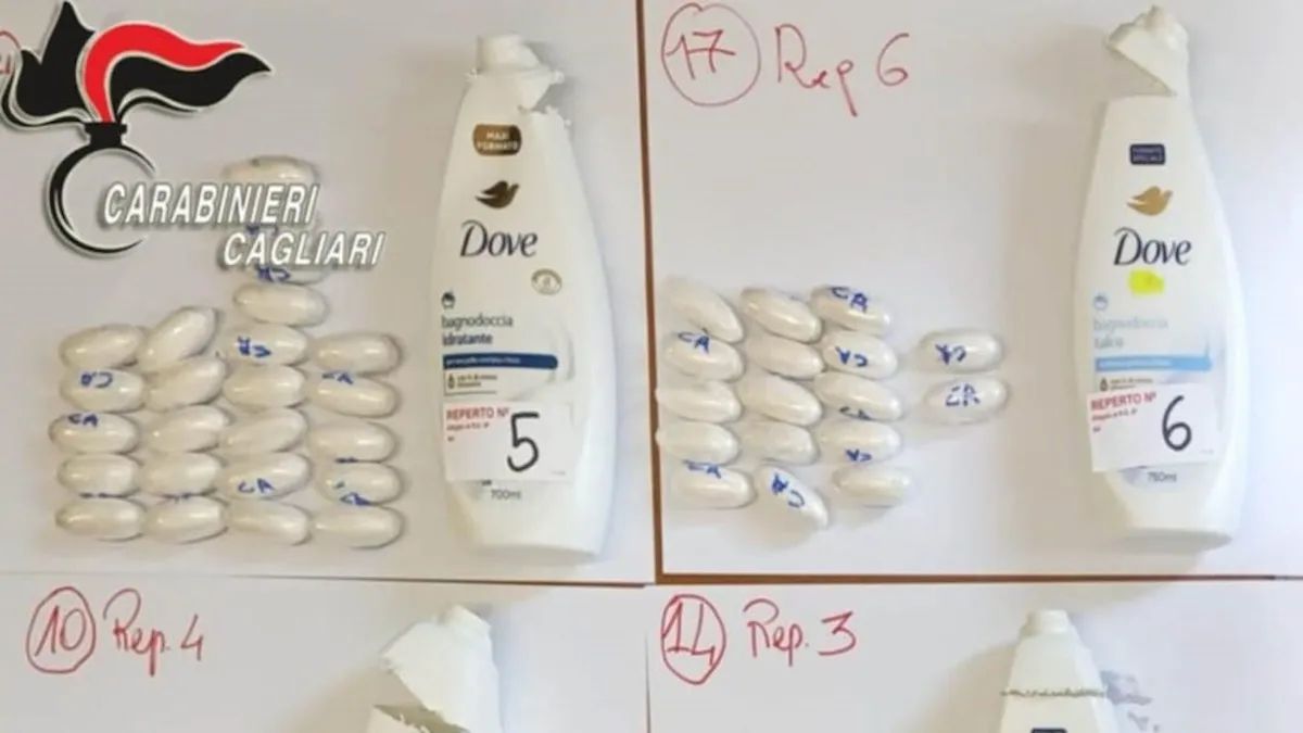 Cagliari, oltre un chilo di cocaina nascosto nel bagnoschiuma: arrestato 39enne napoletano al porto