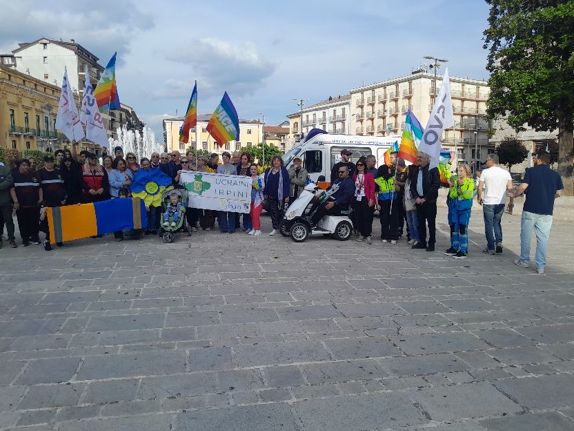 Avellino, i volontari dell’Irpinia e Sannio a sostegno del popolo ucraino, donate due autoambulanze e medicinali.