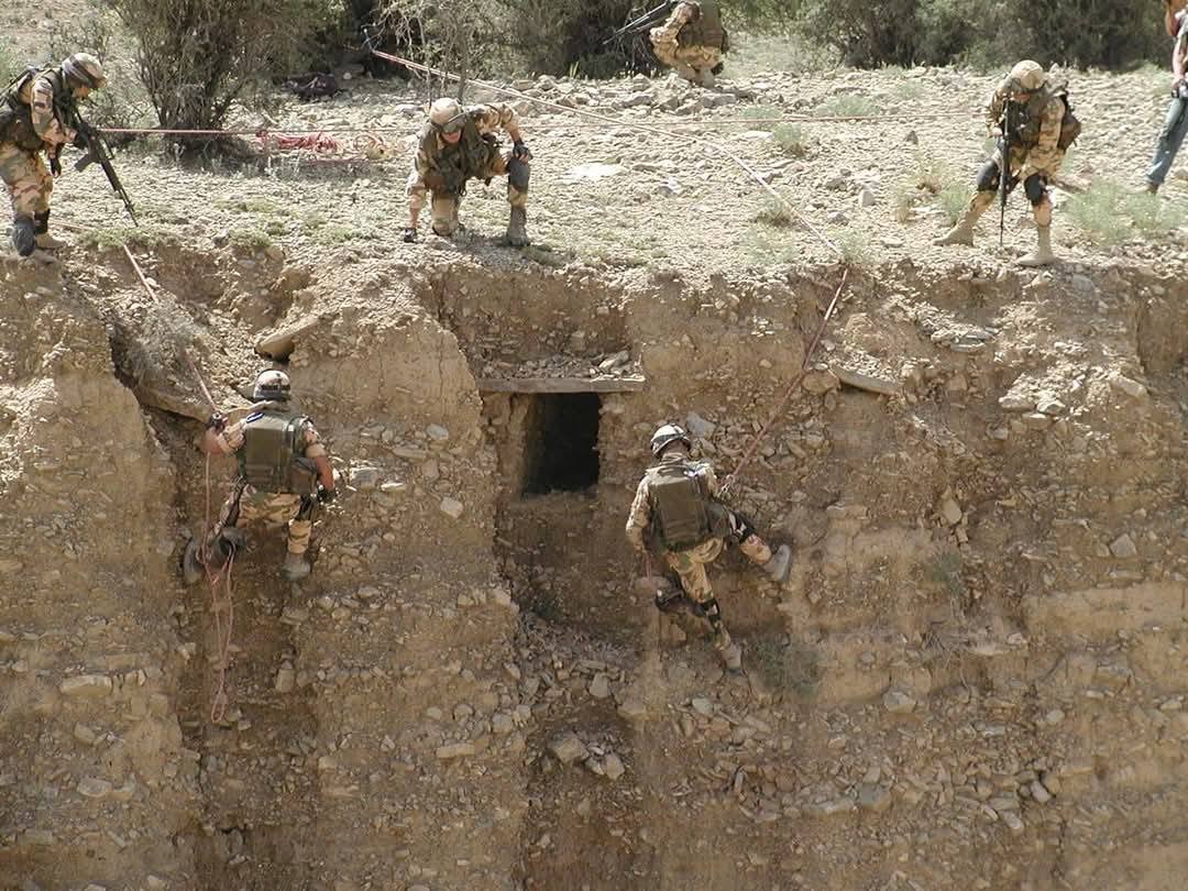 Dalla Ghillie Suit all’onore delle Penne Nere: il sergente Antonio Picciocchi alla 96ª Adunata Nazionale degli Alpini