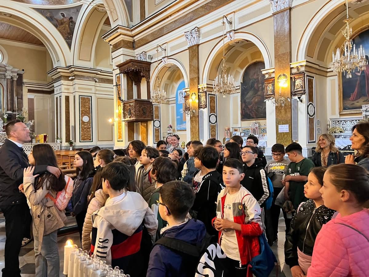 Un giorno tra cielo e radici: i bambini del “Manzoni” alla scoperta dell’anima più profonda di Mugnano del Cardinale (foto)