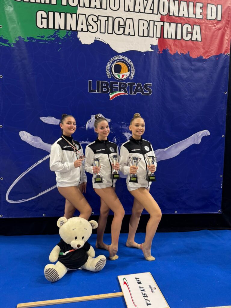 L’ASD AN.SI.CA. di Sirignano trionfa ai Campionati Nazionali Libertas: oro, argenti e bronzo per le giovani ginnaste. Foto