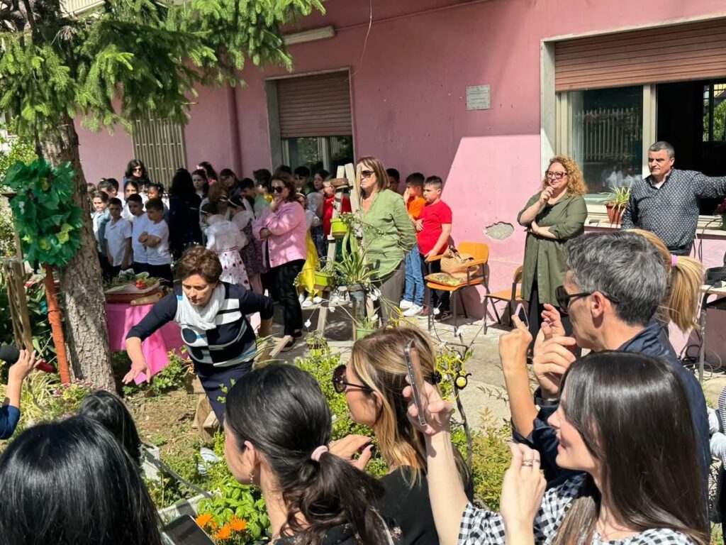 Somma Vesuviana, giornata tra scuole e cultura per il sindaco Di Sarno: “Un viaggio tra educazione, arte e crescita”(Foto)