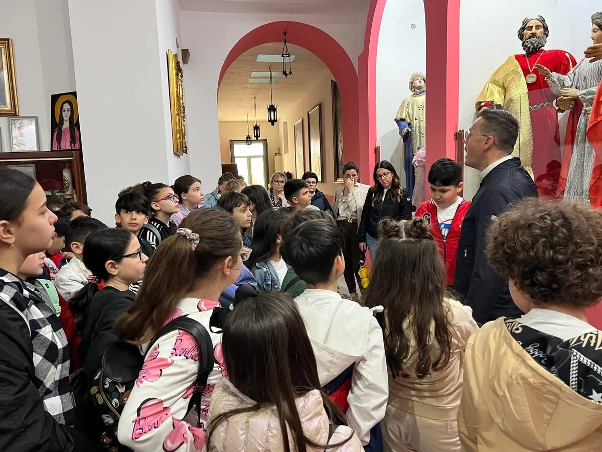 Un giorno tra cielo e radici: i bambini del “Manzoni” alla scoperta dell’anima più profonda di Mugnano del Cardinale (foto)