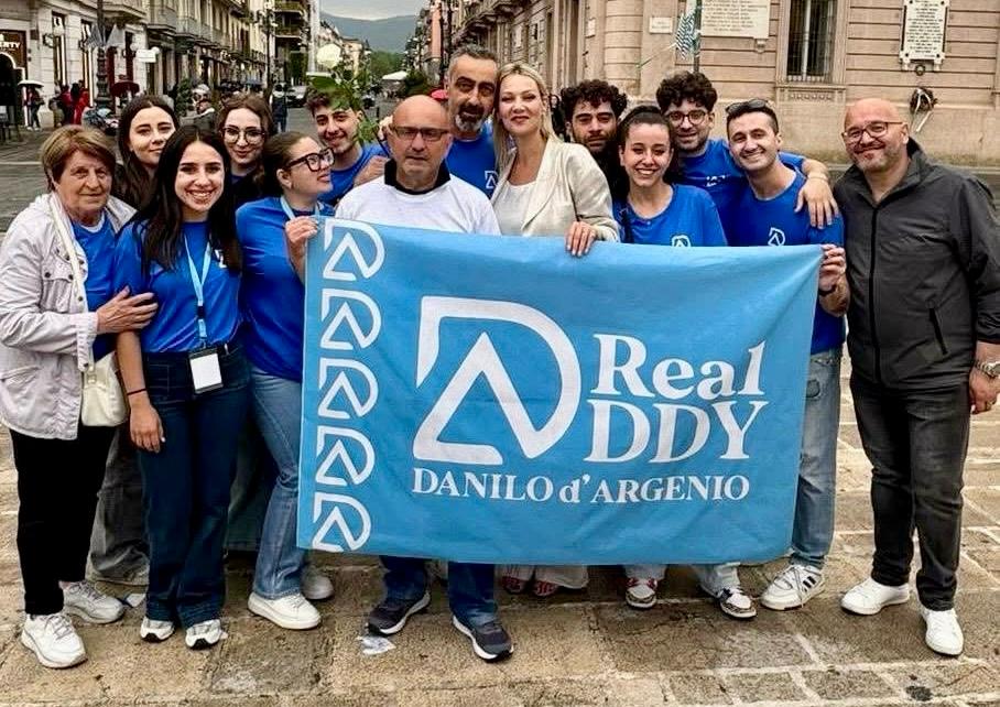 “Next Step”, camminata solidale per l’inclusione: la sindaca Nargi tra i partecipanti nonostante la pioggia