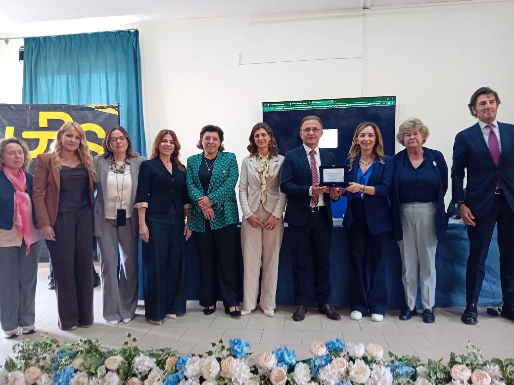 Baiano  Sperone.  Agorà di formazione e discorso pubblico, il Giovanni XXIII    Parini.