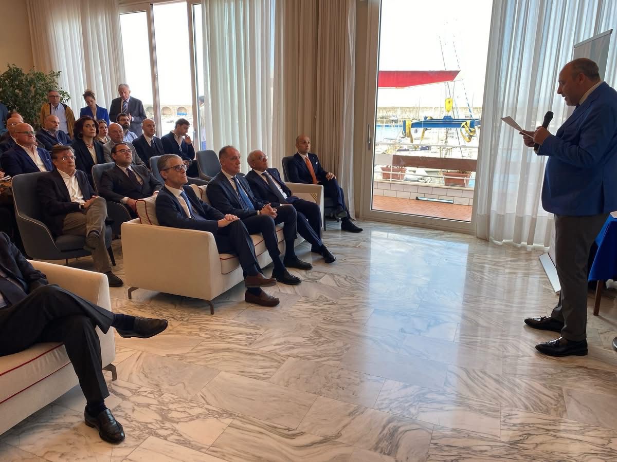 Indicazioni geografiche protette per l’artigianato: Torre del Greco guarda al futuro con il Consorzio “Corallo e Cammeo Torrese”.(Foto)