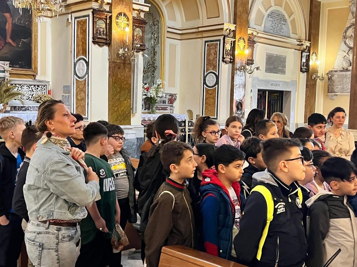 Un giorno tra cielo e radici: i bambini del “Manzoni” alla scoperta dell’anima più profonda di Mugnano del Cardinale (foto)