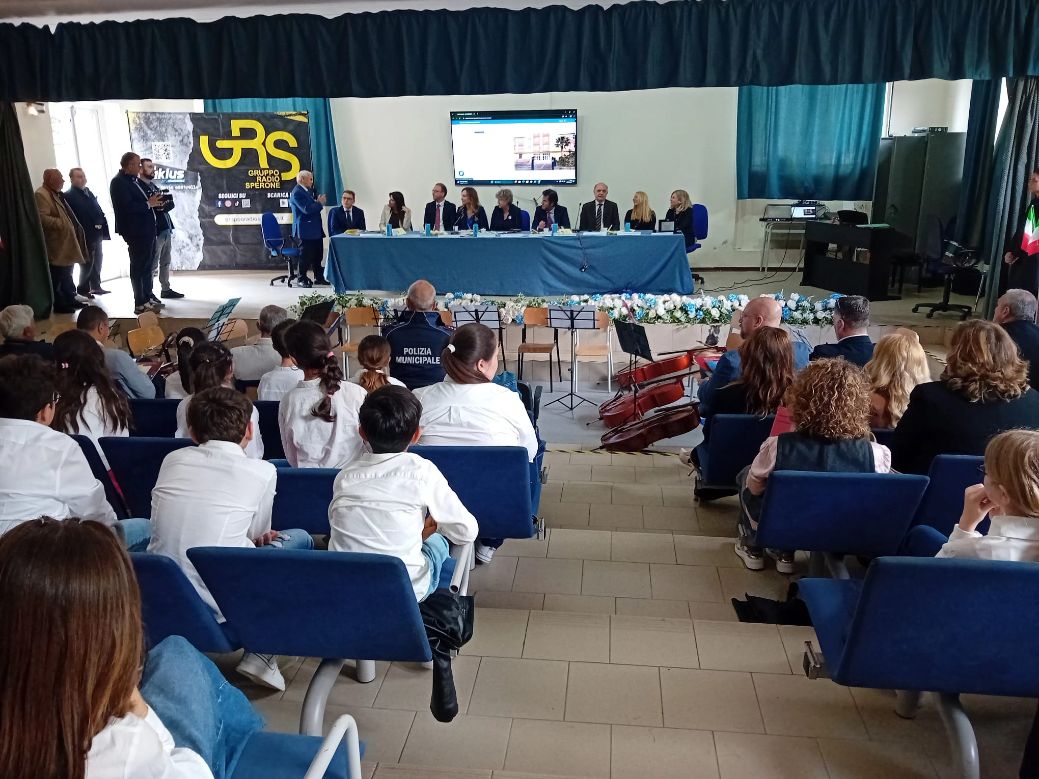 Baiano  Sperone.  Agorà di formazione e discorso pubblico, il Giovanni XXIII    Parini.