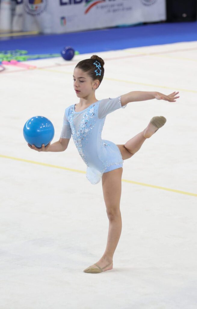 L’ASD AN.SI.CA. di Sirignano trionfa ai Campionati Nazionali Libertas: oro, argenti e bronzo per le giovani ginnaste. Foto