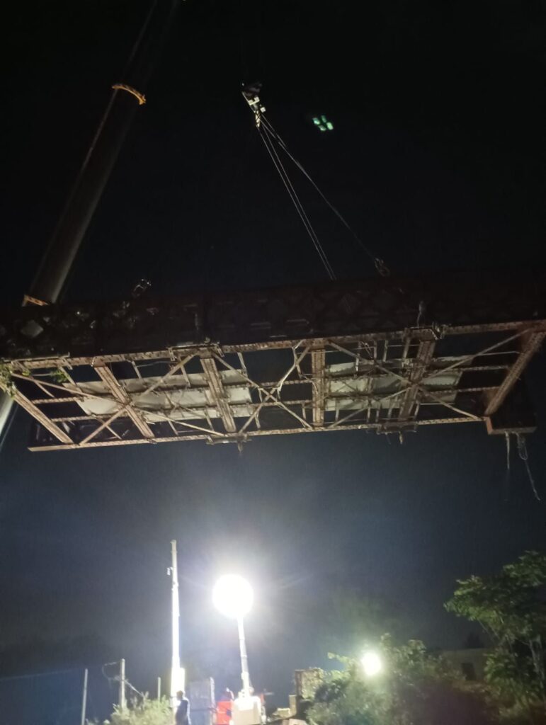 Circumvesuviana Napoli – Baiano, rimosso il ponte pericolante