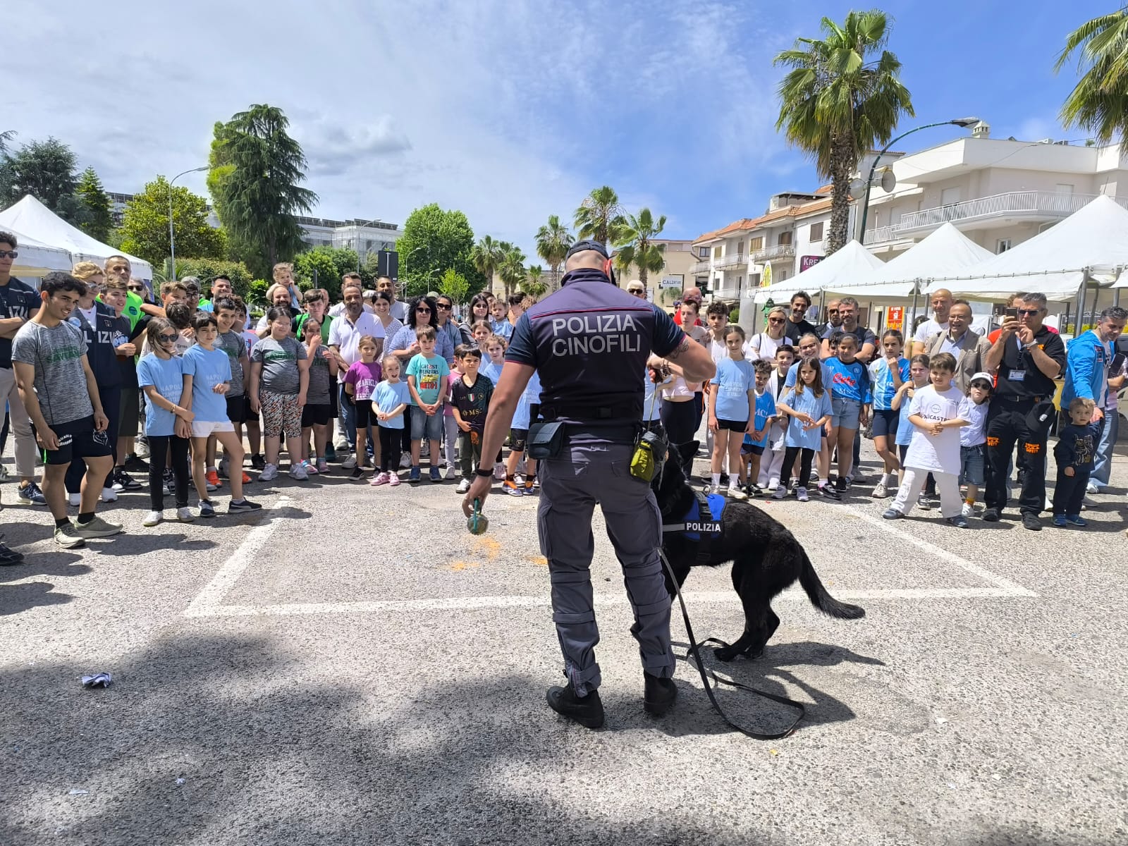 Il piccolo Gennaro simbolo di speranza: il Prefetto di Napoli gli dona la maglia del Napoli calcio alla Festa dello Sport di Saviano