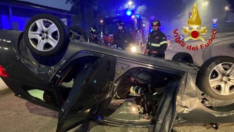 Grave incidente nel Casertano: auto si ribalta a San Prisco, muore 26enne, feriti altri quattro giovani