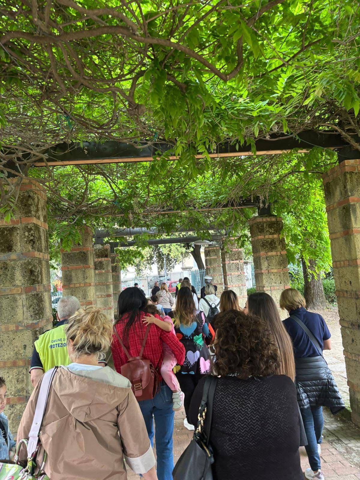 Baronissi, una passeggiata tra sorrisi e affetto per celebrare tutte le mamme.(Foto)