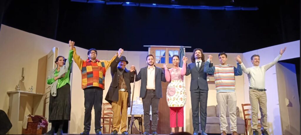 Gragnano, venerdì 9 maggio: risate e tradizione alla Festa di San Nicola dei Miri con “I panni sporchi si lavano in famiglia”