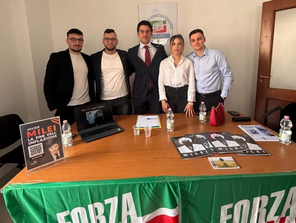 Forza Italia Giovani ad Avellino: «Meno Stato, più futuro». Presentato il libro di Javier Milei