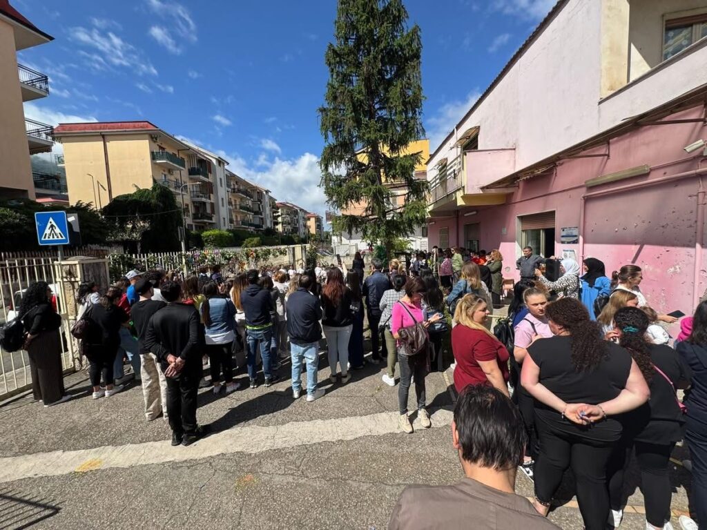 Somma Vesuviana, giornata tra scuole e cultura per il sindaco Di Sarno: “Un viaggio tra educazione, arte e crescita”(Foto)