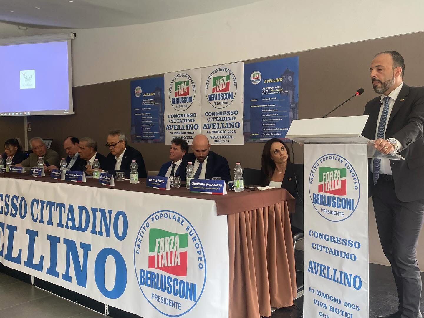 Petitto(FI): “Il centrodestra è pronto a riprendersi la Campania, basta perdere tempo”.(foto)