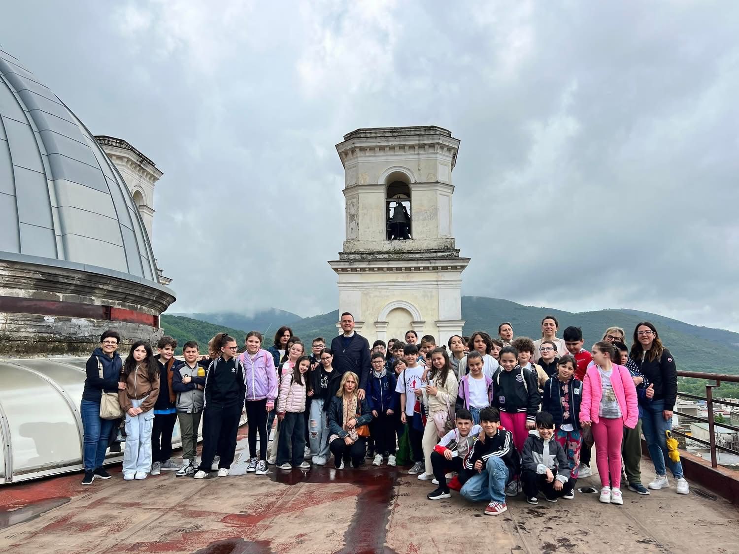 Un giorno tra cielo e radici: i bambini del “Manzoni” alla scoperta dell’anima più profonda di Mugnano del Cardinale (foto)