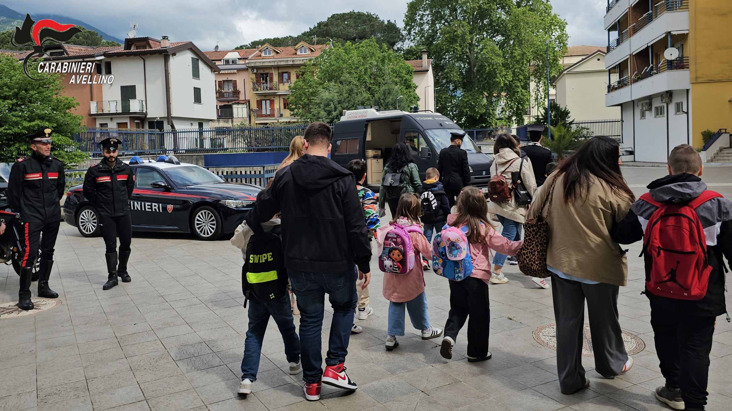 Avellino – I Carabinieri accolgono al Comando Provinciale i bambini dell’associazione “AzioniAMO Talenti” per una giornata all’insegna della legalità