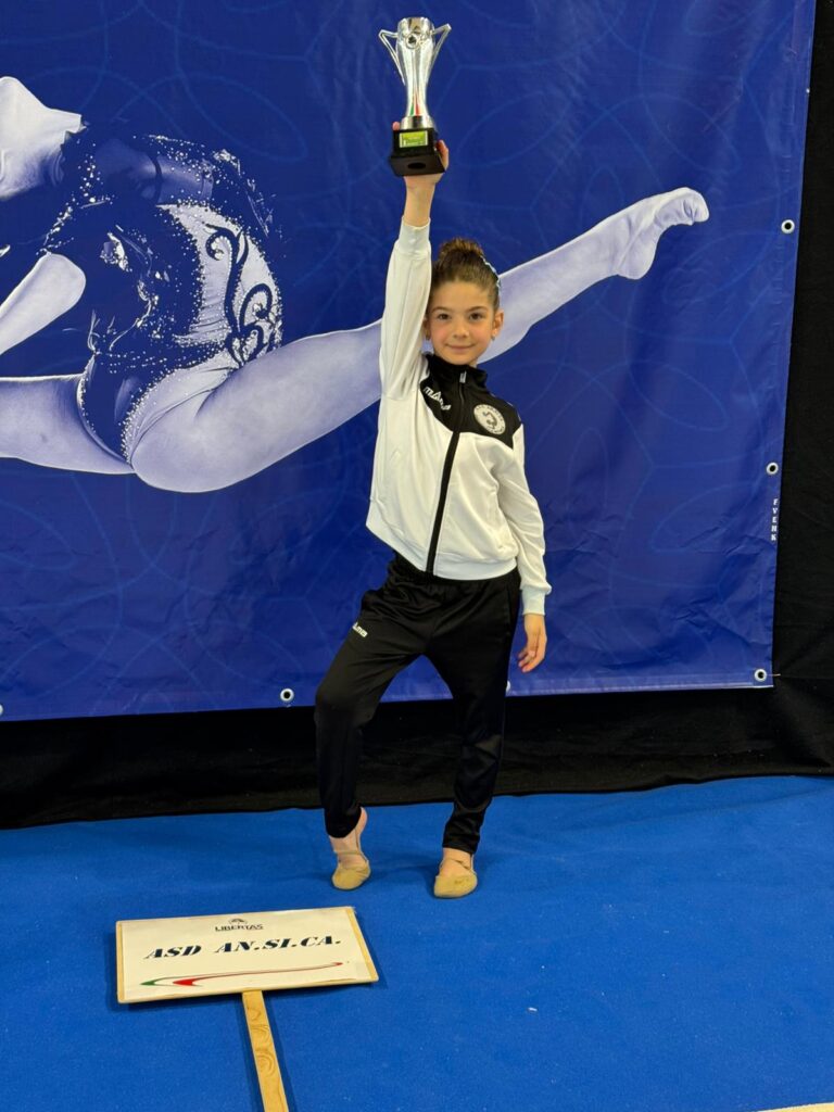 L’ASD AN.SI.CA. di Sirignano trionfa ai Campionati Nazionali Libertas: oro, argenti e bronzo per le giovani ginnaste. Foto