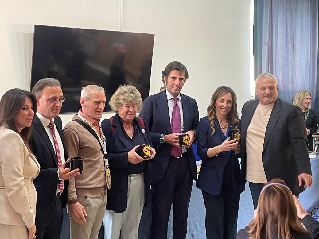 Baiano  Sperone.  Agorà di formazione e discorso pubblico, il Giovanni XXIII    Parini.