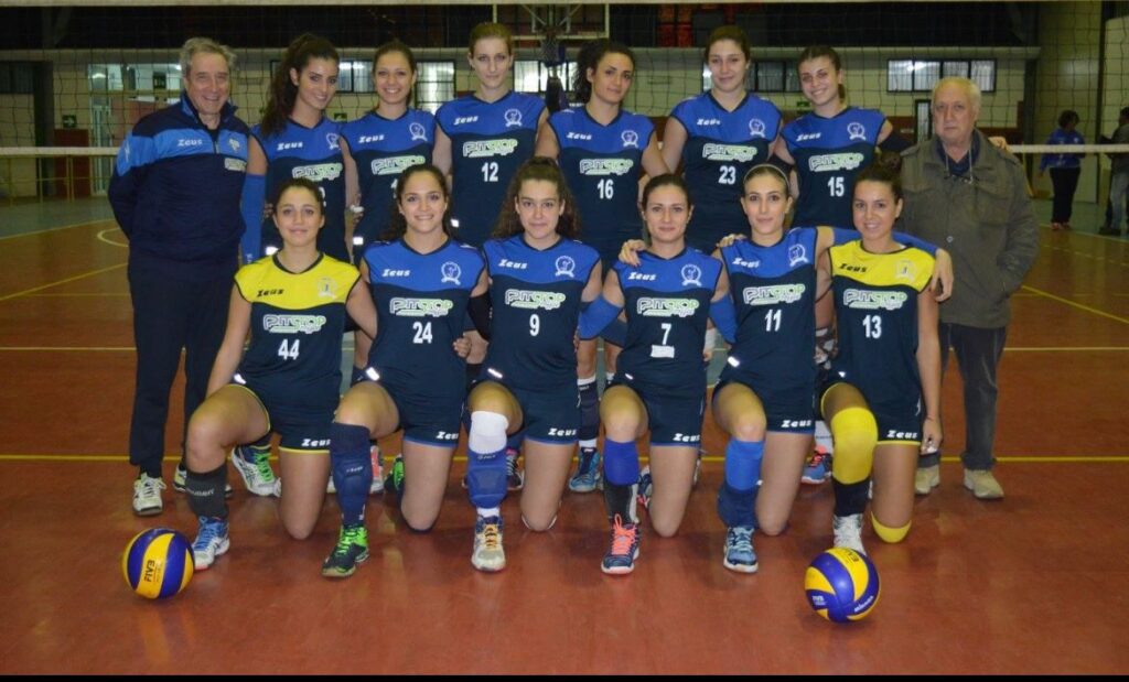 BAIANESE. La pallavolo femminile: legittima l’ambizione personale, ma per chi ha come obiettivo lo sviluppo sociale e sportivo della comunità, la scelta è obbligata: aprirsi alla collaborazione per unire le forze. Lo dimostra la storia.