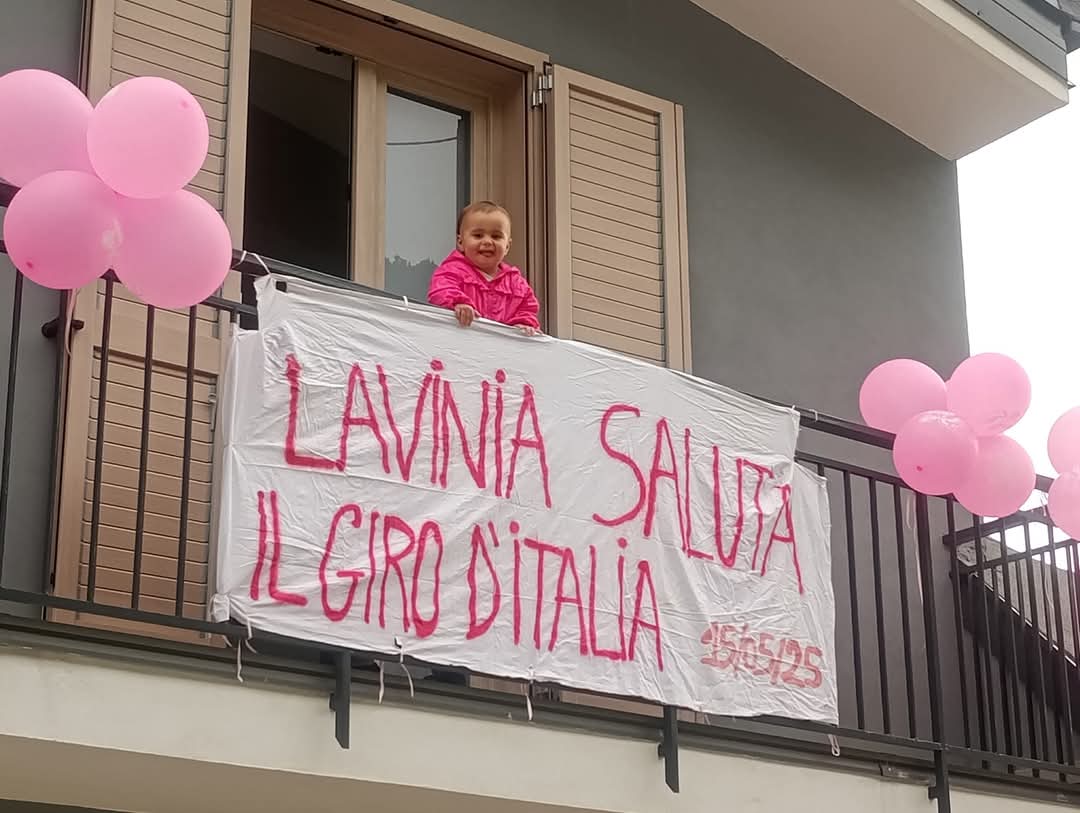 Lavinia, la più piccola tifosa del Giro d’Italia della tappa di oggi: un dolce saluto dalla bassa Irpinia