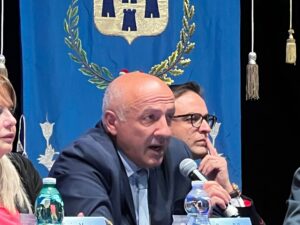 Osservatorio sullo Stato: il Prefetto e le istituzioni incontrano le comunità del Baianese al Teatro Colosseo di Baiano. VIDEO