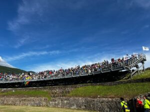 Avella si riempie di sorrisi: oltre 1200 ragazzi ACR colorano l’anfiteatro tra gioia, condivisione e bellezza