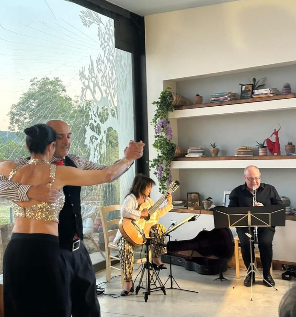 Avella, emozioni in musica con il DualDuo: si chiude con successo la rassegna “lABELLAinArteFestival” al Convivium Garden