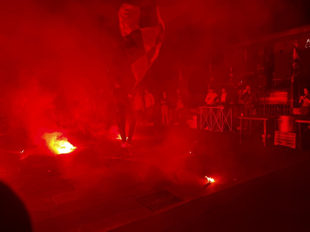 Avella in festa per l’US Avellino: Piazza Convento biancoverde tra cori, balli e convivialità