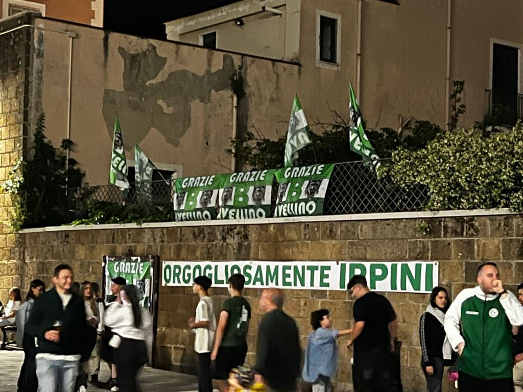 Avella in festa per l’US Avellino: Piazza Convento biancoverde tra cori, balli e convivialità