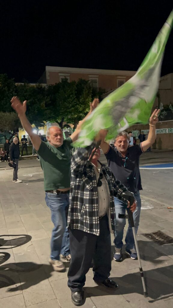 Avella in festa per l’US Avellino: Piazza Convento biancoverde tra cori, balli e convivialità