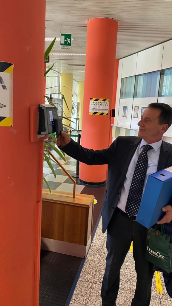 Mugnano del Cardinale, doppia festa per Carmine Masucci: auguri per il compleanno e il pensionamento