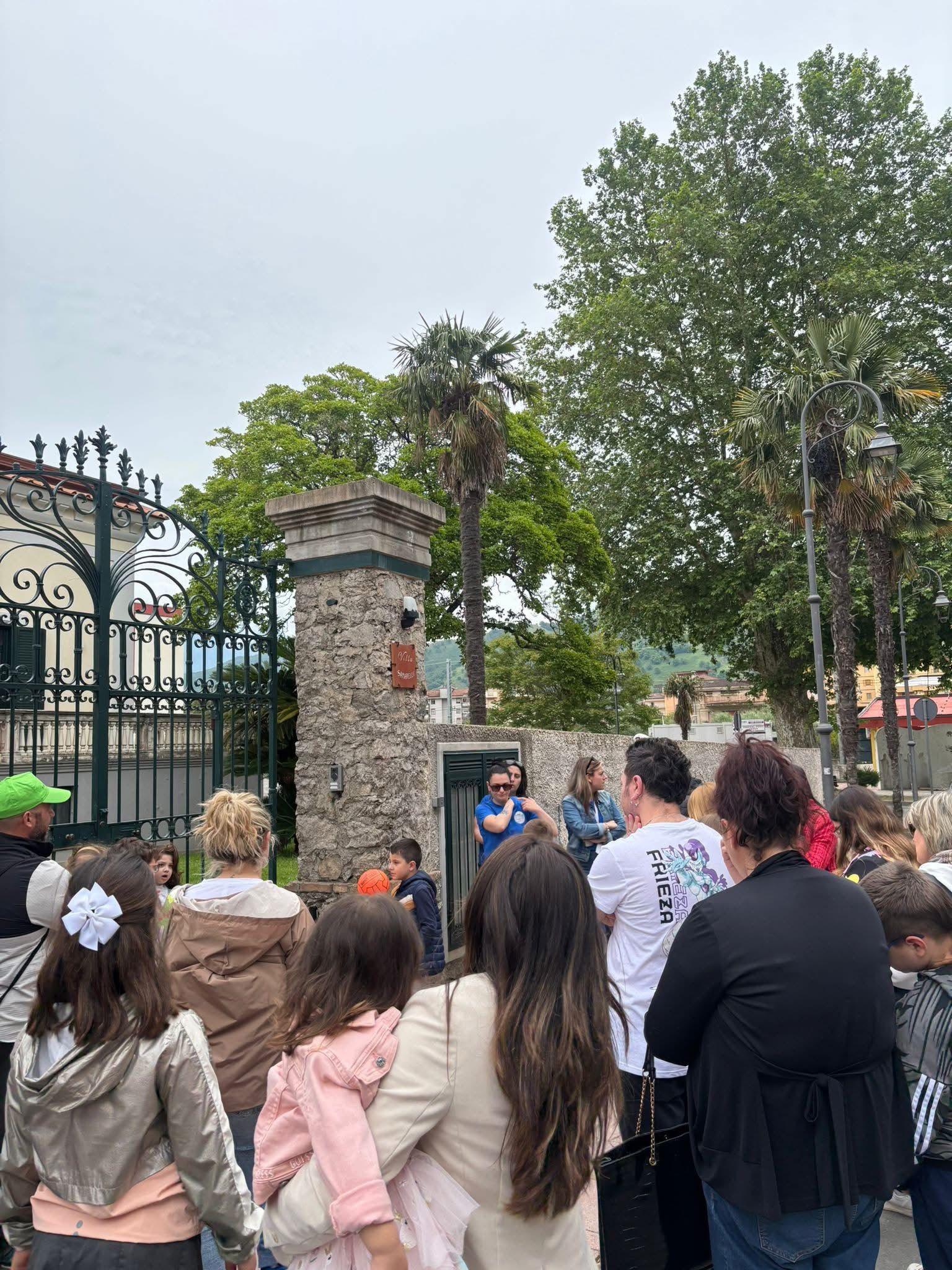 Baronissi, una passeggiata tra sorrisi e affetto per celebrare tutte le mamme.(Foto)