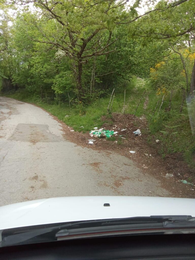 Pulizia straordinaria a Mugnano, l’assessore Litto:  «Chi sporca danneggia tutti».(Foto)