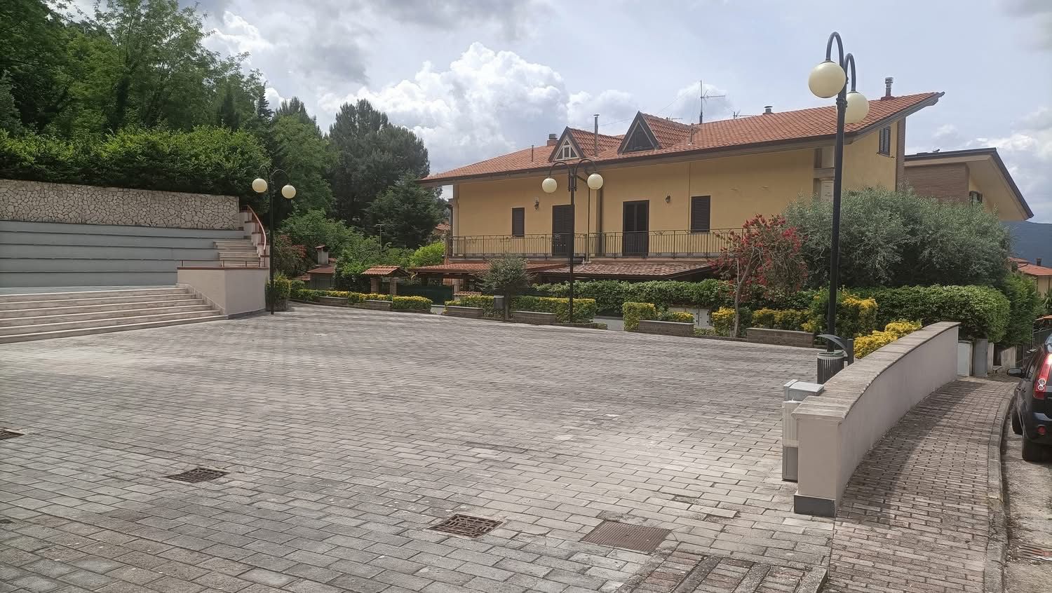  Quadrelle, completati i lavori in Piazza Masucci e Piazza Nassirya: “Spazi restituiti alla comunità”