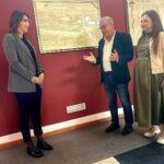 Baronissi, la Costituzione entra in aula consiliare: il dono del sindacalista Trotta.(Foto)