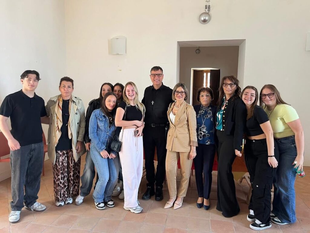 Somma Vesuviana, giornata tra scuole e cultura per il sindaco Di Sarno: “Un viaggio tra educazione, arte e crescita”(Foto)