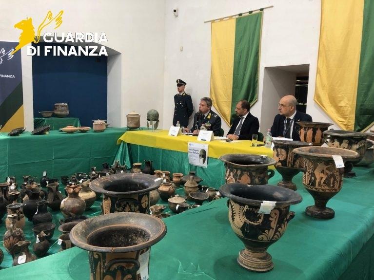 BENEVENTO: EFFICACE COLLABORAZIONE TRA IL MINISTERO DELLA CULTURA E LA GUARDIA DI FINANZA. PRESENTAZIONE DI 398 REPERTI ARCHEOLOGICI.