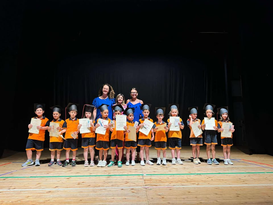 Festa di Fine Anno alla Scuola dell’Infanzia La Girandola di Sirignano: un Viaggio tra Colori, Emozioni e Tradizioni