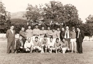 Memoir, quando lo sport identifica una comunità ed é disciplina civile. Amedeo De Luca , Fanuccio Onofrietti e Giannino Genovese. Per la speciale serie: i baldi ragazzi quasi 90.enni del Baiano calcio, tra gli anni ‘40 e ’60