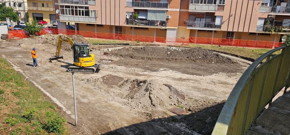 Grottaminarda, prosegue la riqualificazione del Centro Sociale Polivalente in Piazzale Italia (foto)