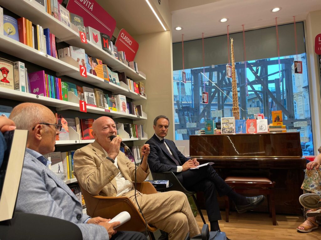 Successo alla Mondadori di Nola per la presentazione del libro L’Enigma del desiderio di Paolino Cantalupo
