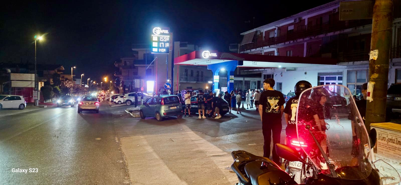 Incidente in serata a Mugnano del Cardinale: coinvolti due scooter e una Yaris blu, nessun ferito.(foto)