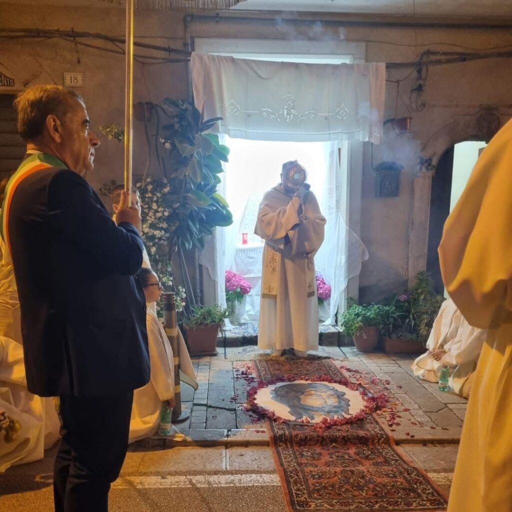 Montefalcione celebra il Corpus Domini: fede, tradizione e comunità al centro della giornata