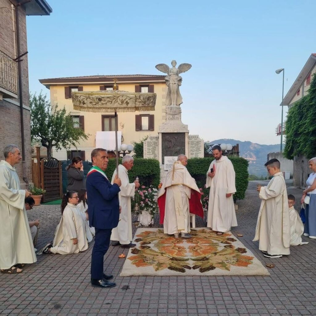 Montefalcione celebra il Corpus Domini: fede, tradizione e comunità al centro della giornata