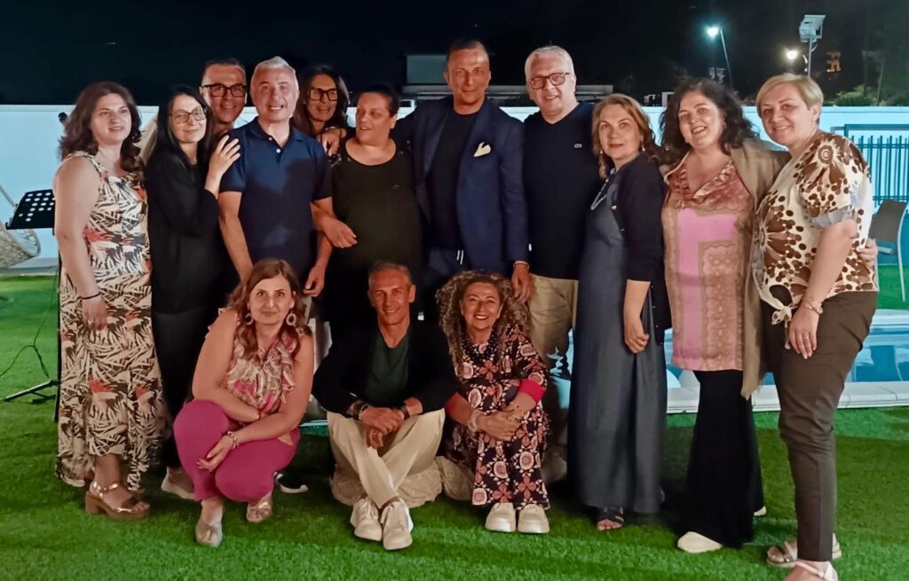 I nati del 1974 festeggiano il “50+1”: una serata all’insegna dei ricordi e dell’amicizia